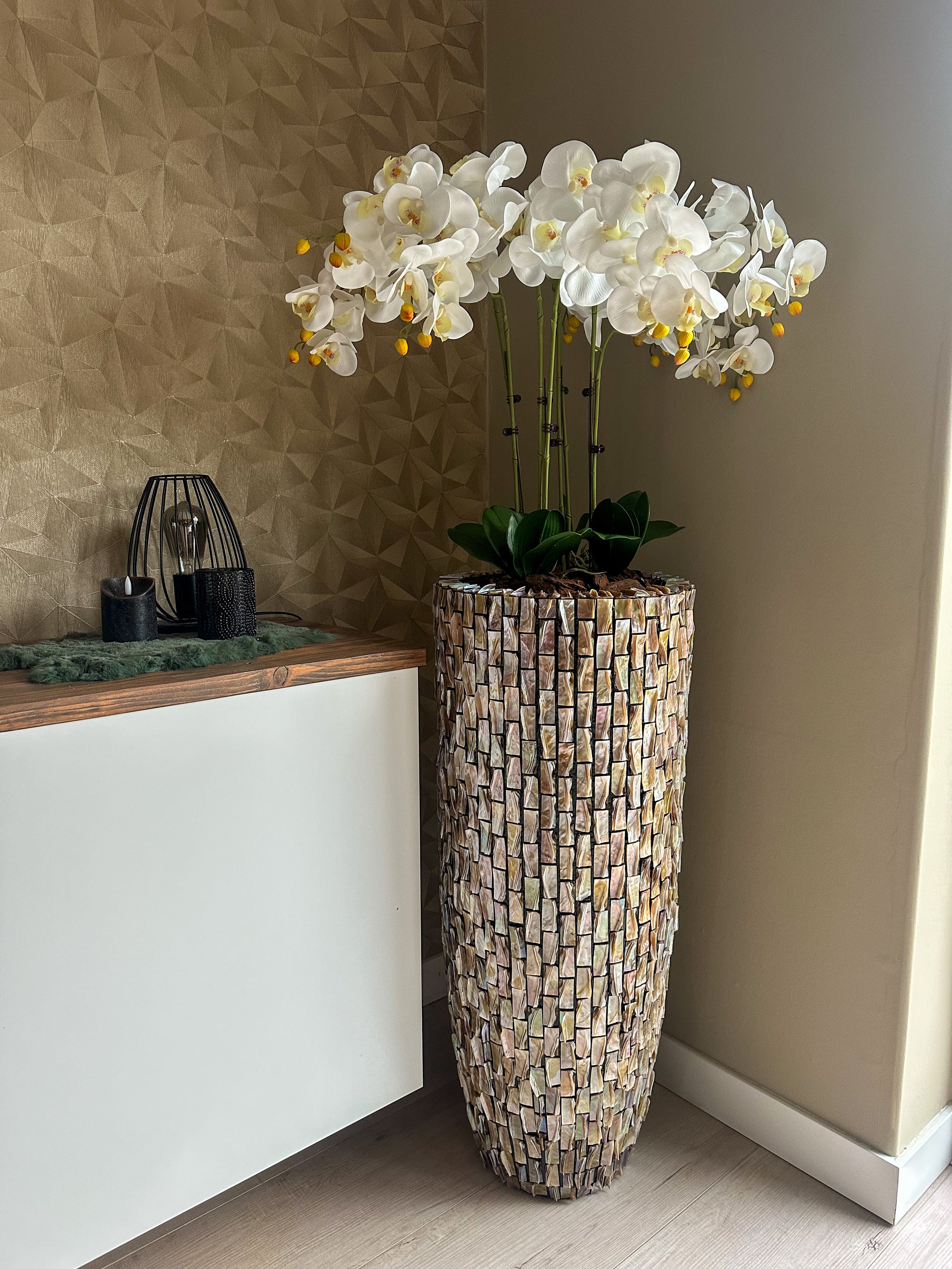 Schelpenvaas 90cm met orchideeën