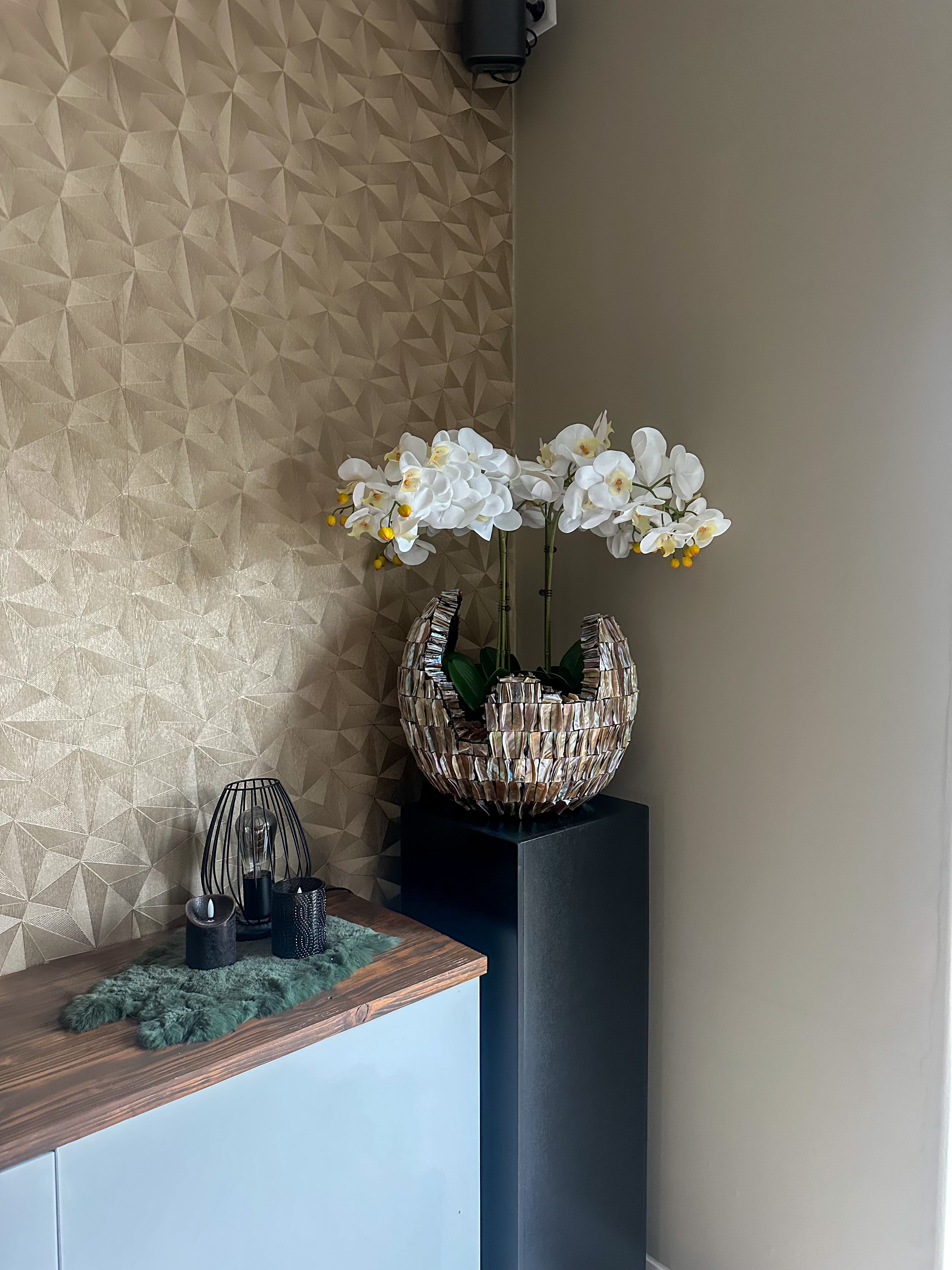 Pearl Tide Schelpenvaas met orchideeën