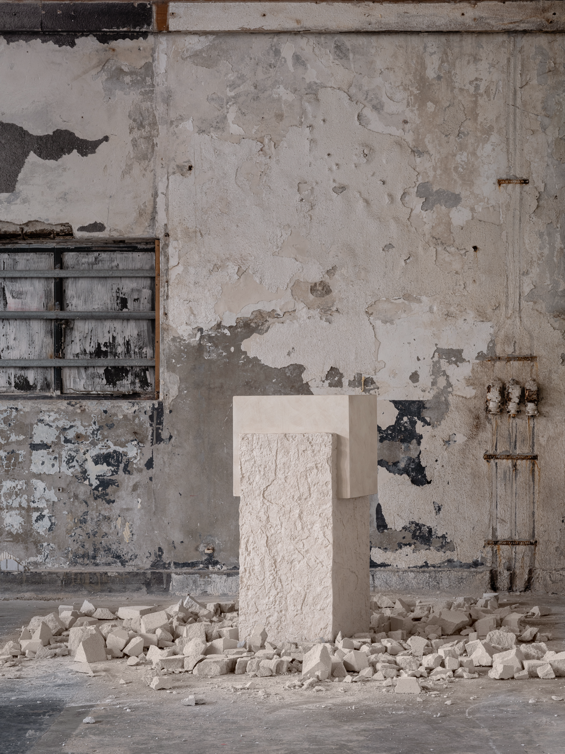 Crescendo, Alabaster